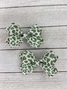 Dark green leopard piggy set