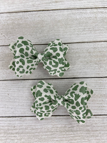 Dark green leopard piggy set